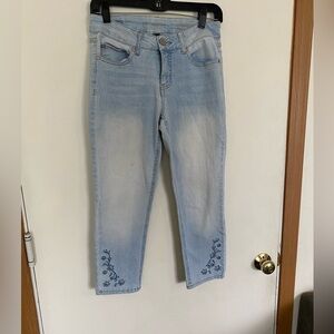 Sound style size 4 cropped embroidered detail at ankle